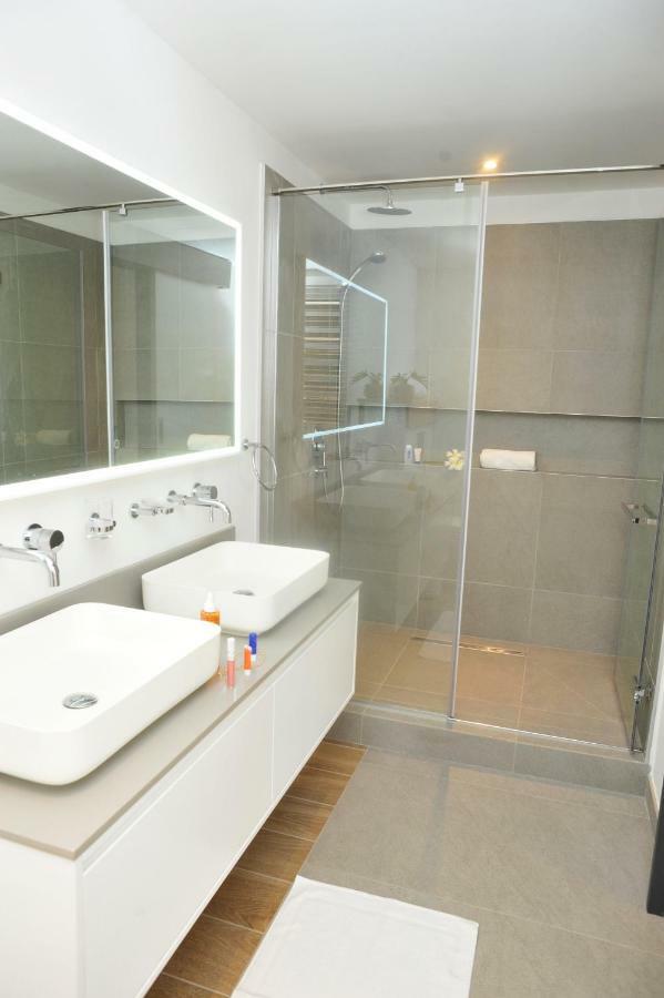 Obiches Luxury Beachfront Apartment Trou-Aux-Biches Exterior photo