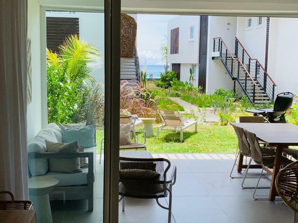 Obiches Luxury Beachfront Apartment Trou-Aux-Biches Exterior photo